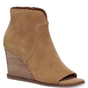 Lucky Brand Lureli Peep-Toe Wedge Booties suede tan size 9 new